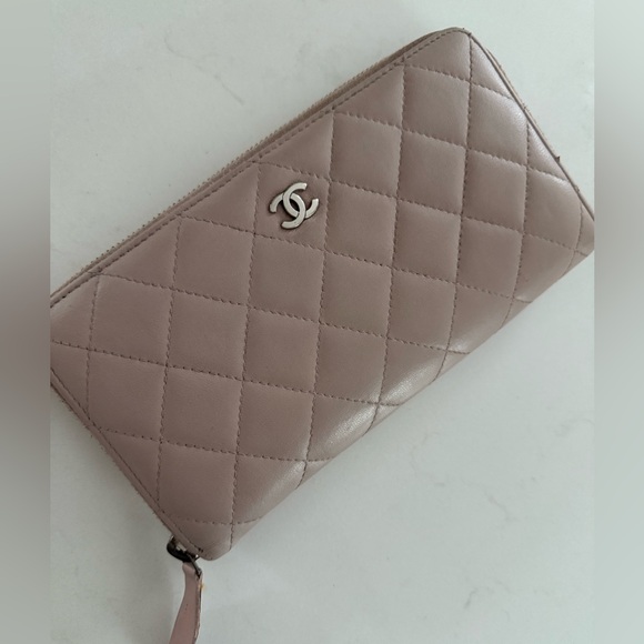 CHANEL Caviar Quilted Long Zip Wallet - Mauve/light pink - Picture 4 of 12